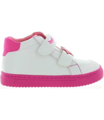 Support high tops shoes for a girl Support high tops shoes for a girl