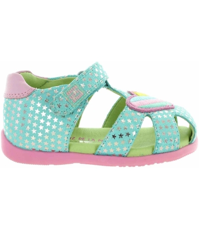 Proper closed heel baby sandals for new walker 