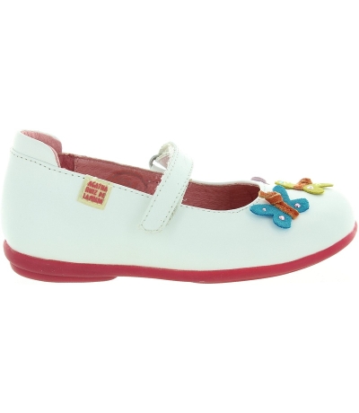 White leather Spanish designer shoes for a girl White leather Spanish designer shoes for a girl