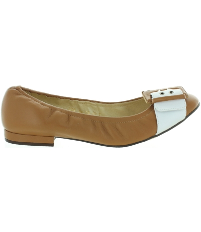 Comfort flats in beige leather from Europe