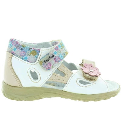 Wide width closed heel girls white sandals Wide width closed heel girls white sandals