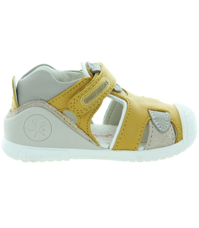 Kids orthotic sandals made with yellow leather Kids orthotic sandals made with yellow leather