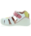 White leather baby sandals with arches