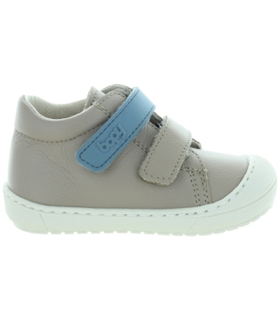 Flexible beige boys boots with support 