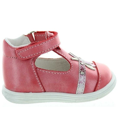 Baby shoes recommended by podiatrist