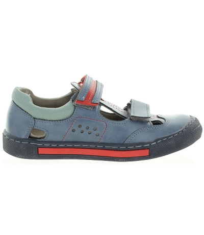 Closed toe sandals for boys with arches