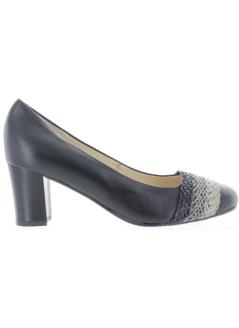Bella Black 