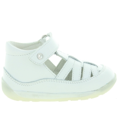 Corrective high top sandals for a baby girl