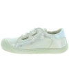 Good sneakers for kids with flat feet 