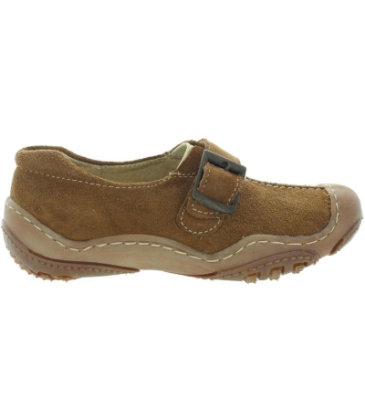 Brown European girls shoes perfect for Fall Brown European girls shoes perfect for Fall