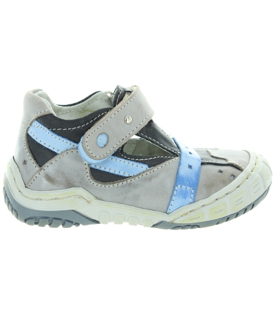 Shoes that support foot forming in kids Shoes that support foot forming in kids