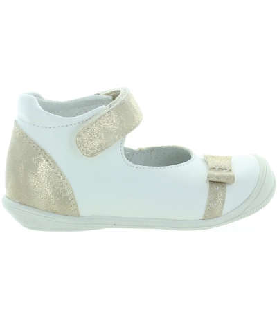White dress shoes for a girl with good arch support White dress shoes for a girl with good arch support