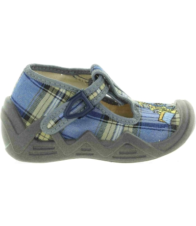 Ankle turning in correction house shoes Ankle turning in correction house shoes