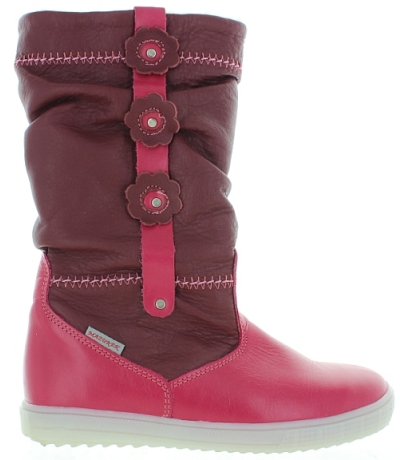 Snow boots for a girl in pink lamb leather
