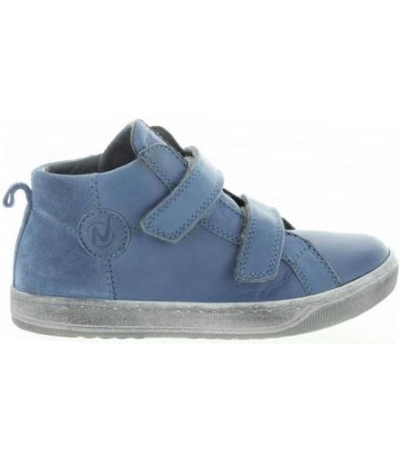 Teen boys blue boots with good support Teen boys blue boots with good support