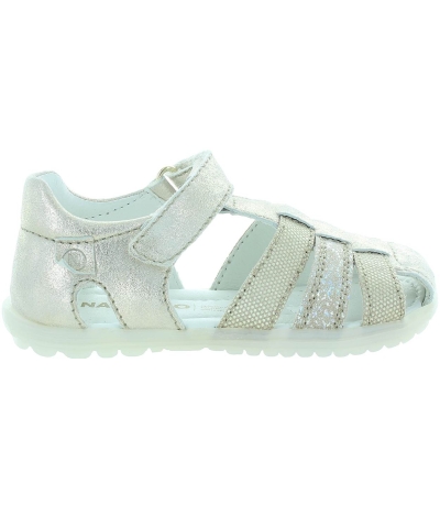 Closed toe Naturino support sandals for girls
