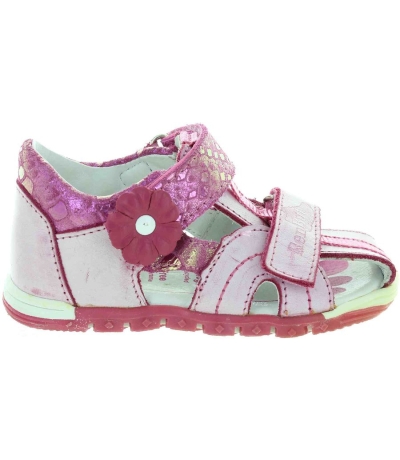Healthy shoes for child with Healthy shoes for child with