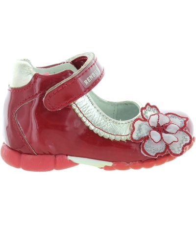 Baby shoes for feet with low arches