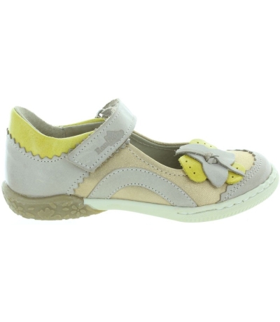 Europe beige girl leather shoes Europe beige girl leather shoes