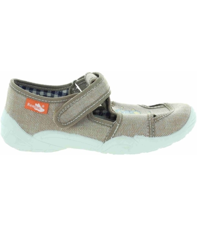 House shoes with high arch for a child from Europe